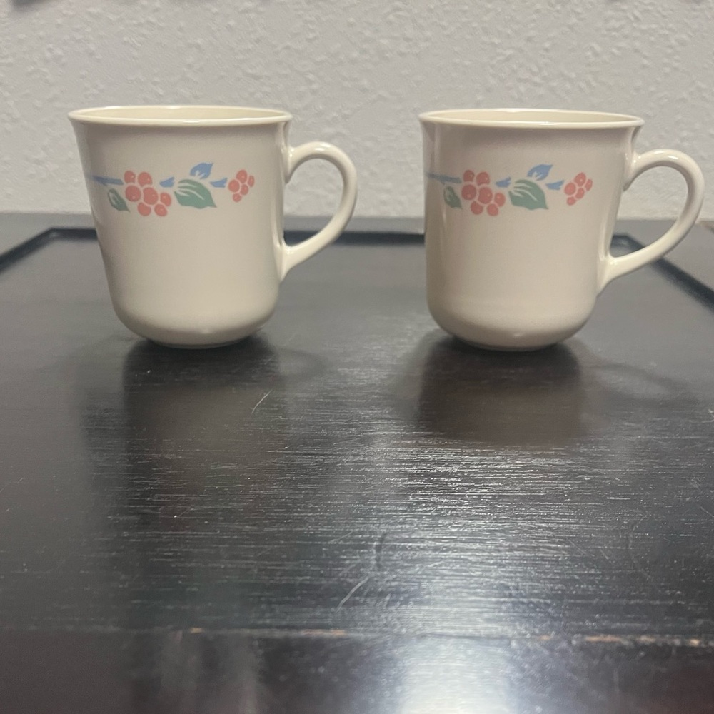 2 Corning Corelle Intrigue Coffee Cups Mugs, Tea Microwave OK, Made in USA,